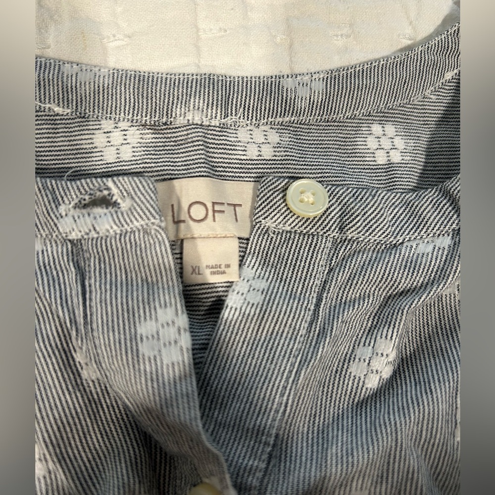 Loft Gray Patterned Sleeveless Blouse - image 4